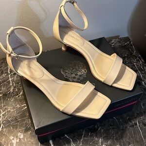 Vince Camuto tan patent leather heels size 9 1/2